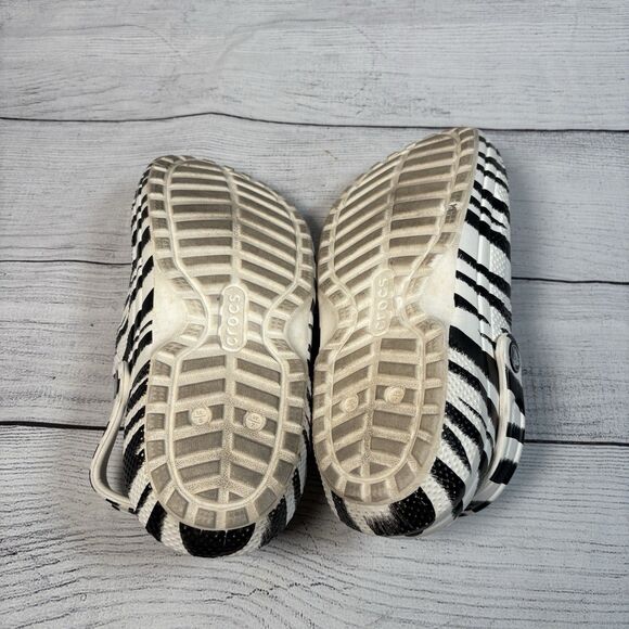 Crocs Womens Sz 7 Zebra White Black Classic Faux Fur Lined Mules Clogs Shoes - Picture 5 of 5